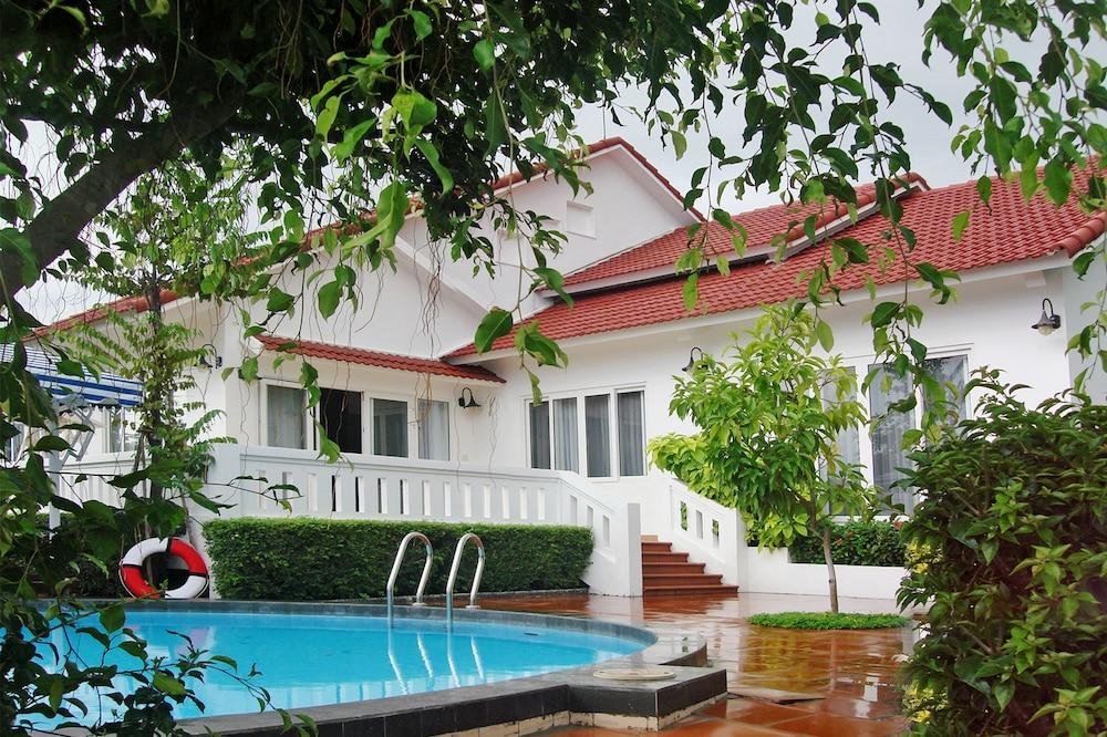 فيت ستار ريزورت آند سبا