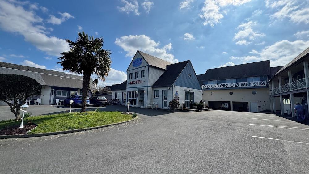 كونتاكت أوتل - أوتل ليه بلويس آند سبا المنطقة الخارجية