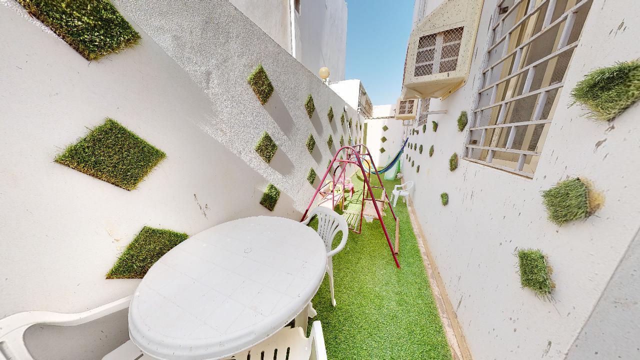 Modern Apartment with Play Area | 1978
