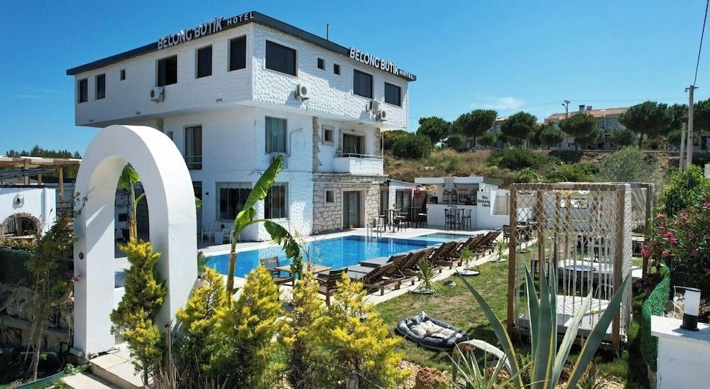 بيلونج هوتل الصورة الأساسية