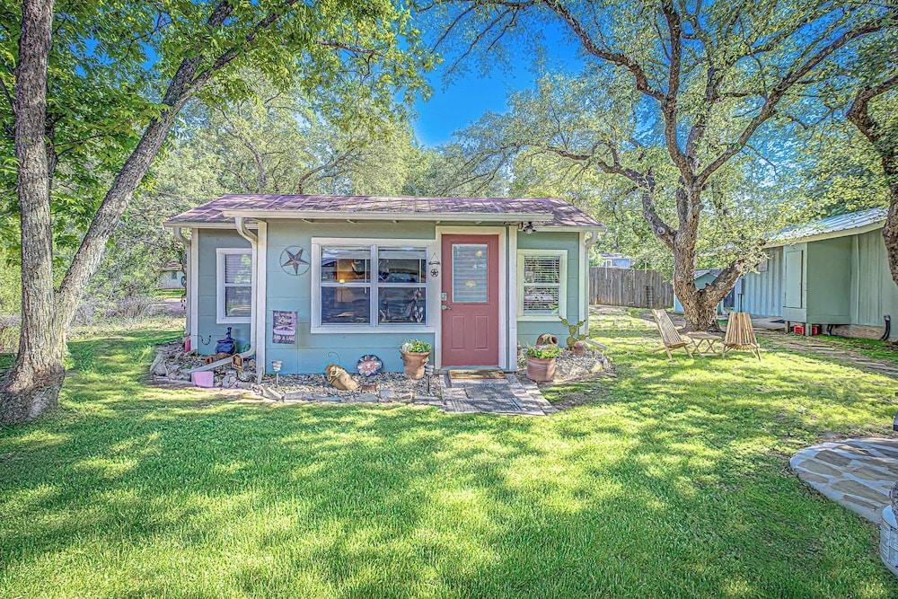 تشارمينج ليك فيو كوتيدج ويذ ليك أسس! المنطقة الخارجية