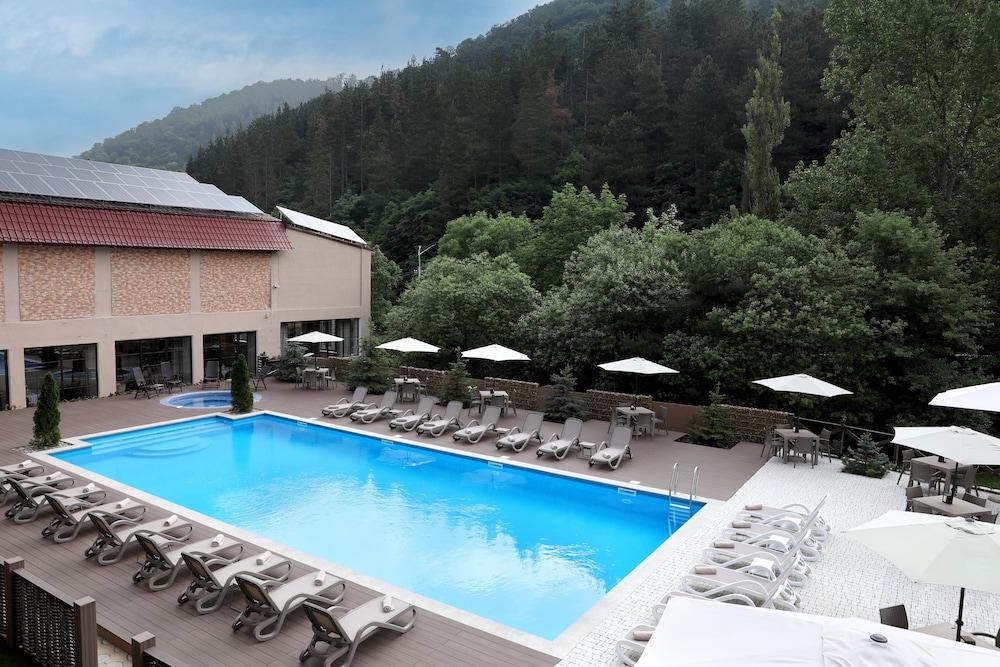 بست ويسترن بلس بارادايس هوتل ديليجان المنطقة الخارجية