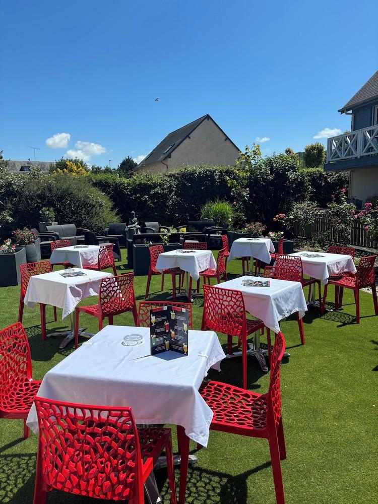 كونتاكت أوتل - أوتل ليه بلويس آند سبا المنطقة الخارجية