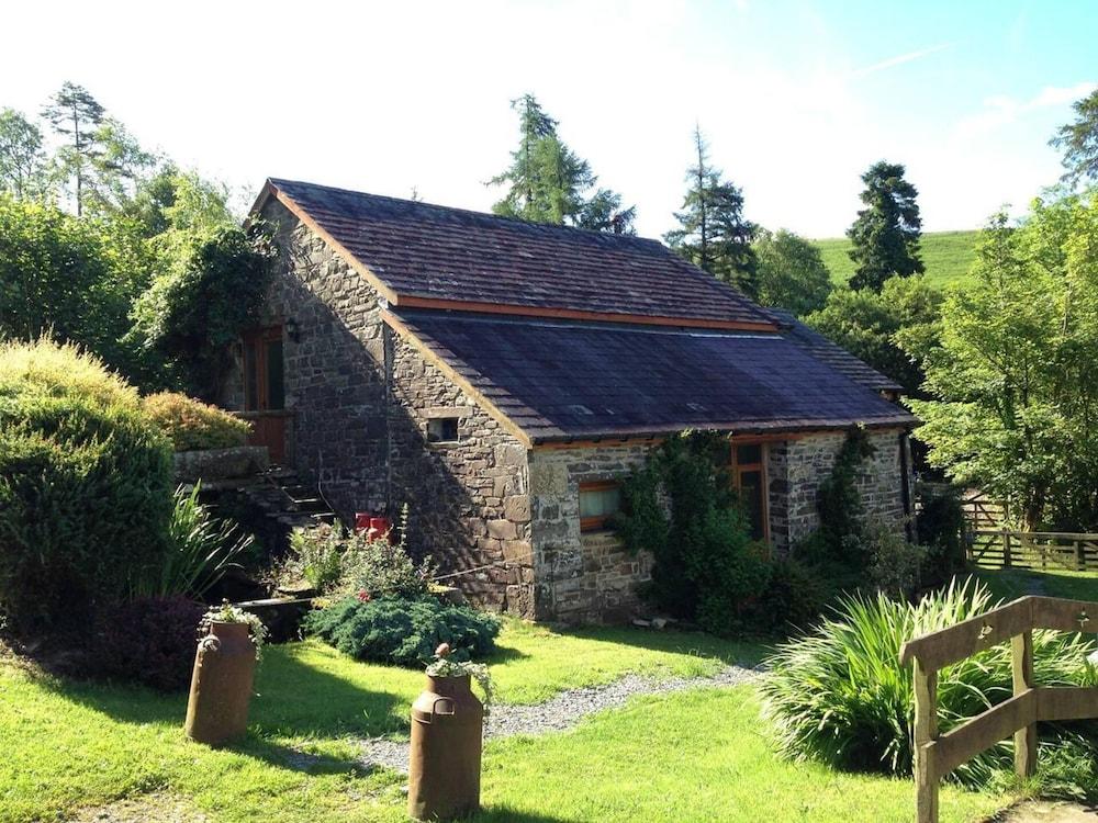 ريلاشسينج هوليدايز إن ذي أولد ووتر ميل آت كوميار