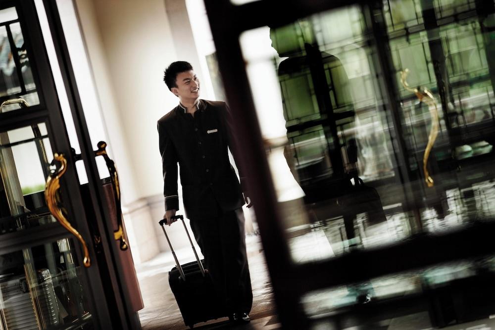 Four Seasons Hotel Hangzhou at West Lake