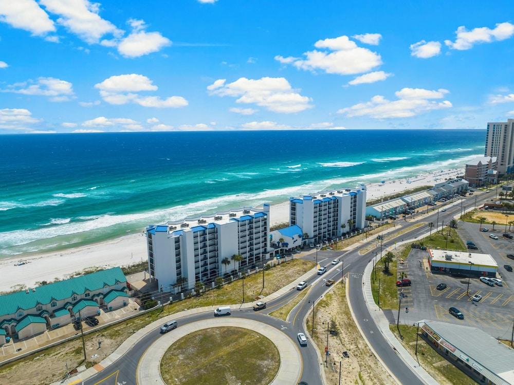 أكوا فيستا بيتش ريزورت باي بانهاندل جيتآوايز منظر من الجو