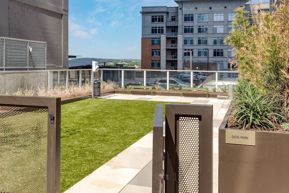 فايس باي أفانتستاي براند نيو كوندو روم إن أوستيندوي/ امزينج امينيتيز! داخلي