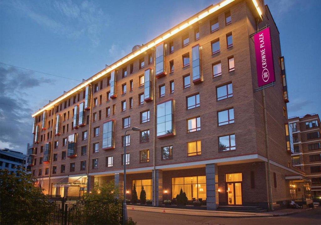 فندق أكوامارين (فندق كراون بلازا سابقاً)