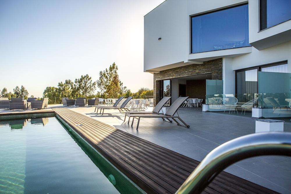 إنيجما - نايتشر آند ووتر هوتل