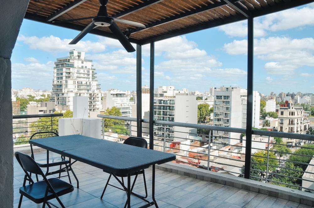 بي إت يثذ جريل آند تيراس إن باليرمو باي بي تي هومز