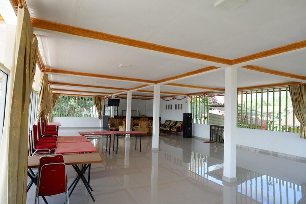 ريد دورز نير بولو توراجا داخلي