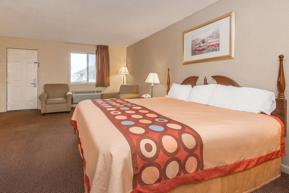 سوبر 8 باي ويندام سنترفيل - ريتشموند غرفة