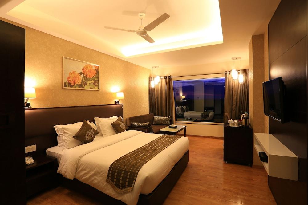 تي جي آي جراند نادان كانان