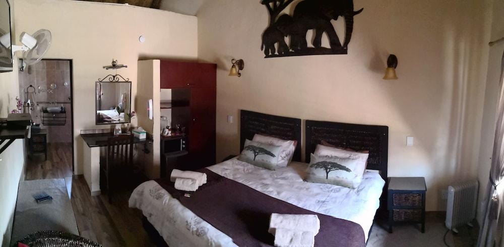 أول أوفر أفريكا جيست هاوس غرفة