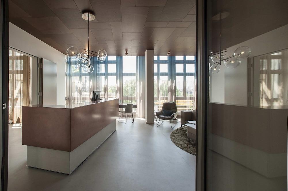 إي إم إيه هاوس هوتل سويتس منطقة الجلوس في الردهة