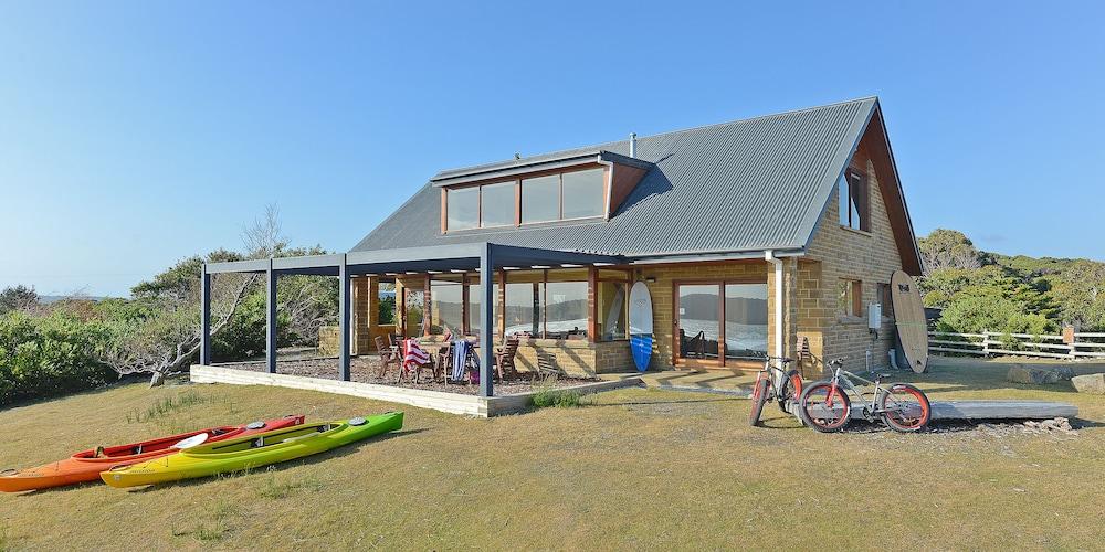 Cloudy Bay Villa BBQ/Picnic Area