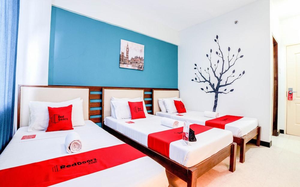 ريد دورز بلس نير ريزال جنكشن