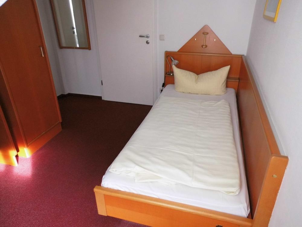 هوتل آم فرونبلان غرفة