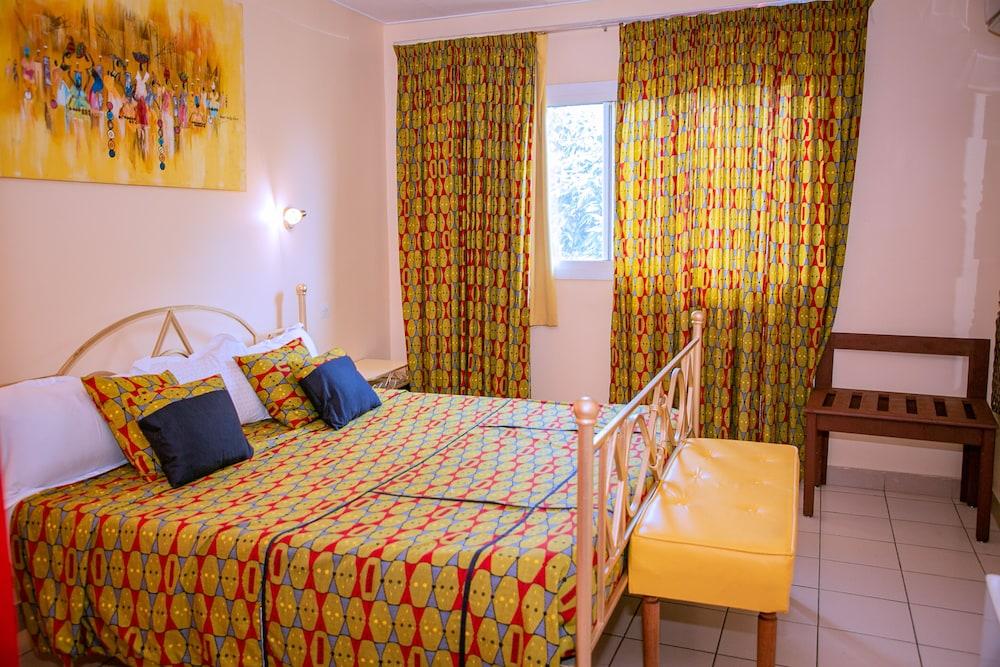 Hôtel Leet Dorian Featured Image