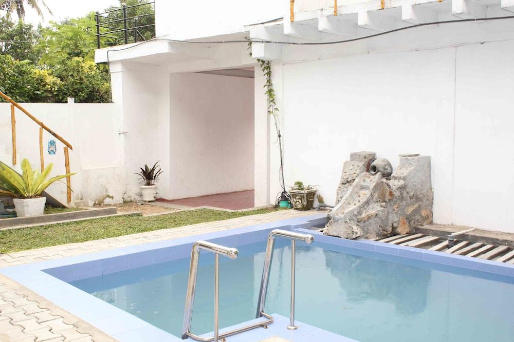 Weligamage Guest and Rest Outdoor Pool