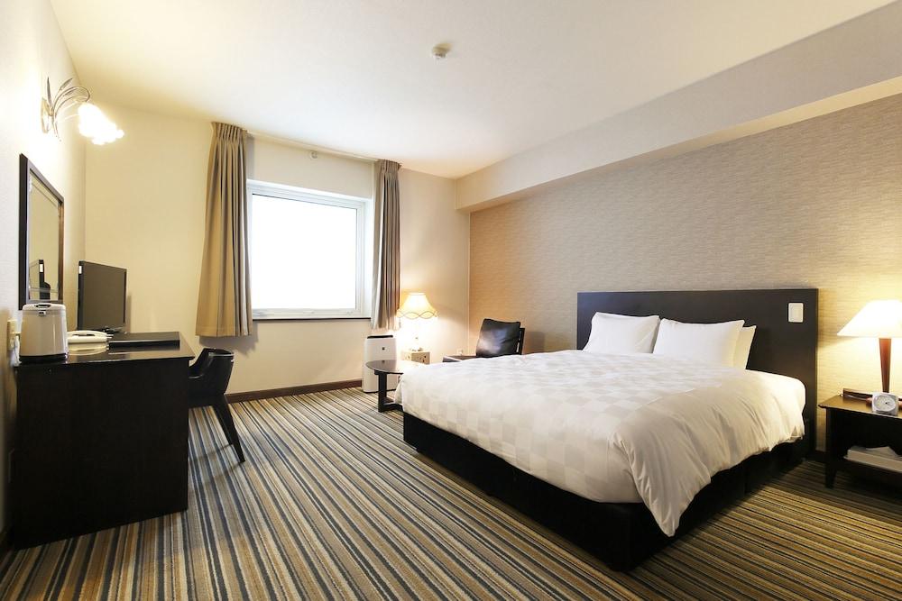 سبرينغ صني هوتل ناجويا تاكونامي