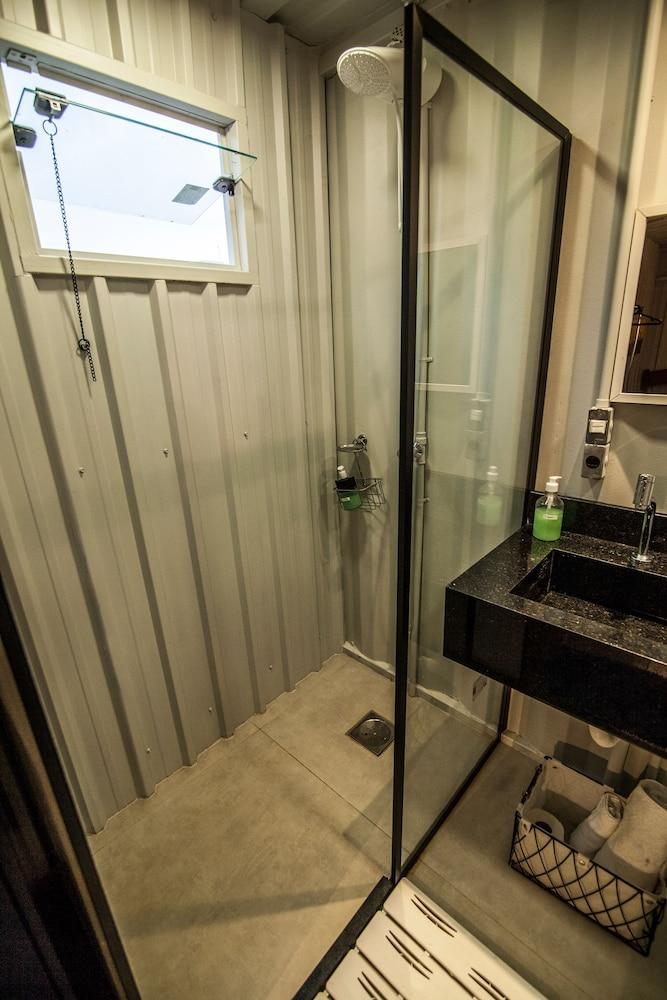 فيفيندا زيلدا لوبو حمام