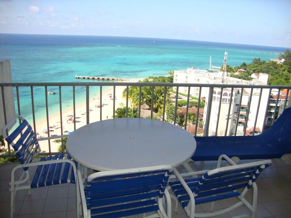 كول بريز بيتش ستوديو