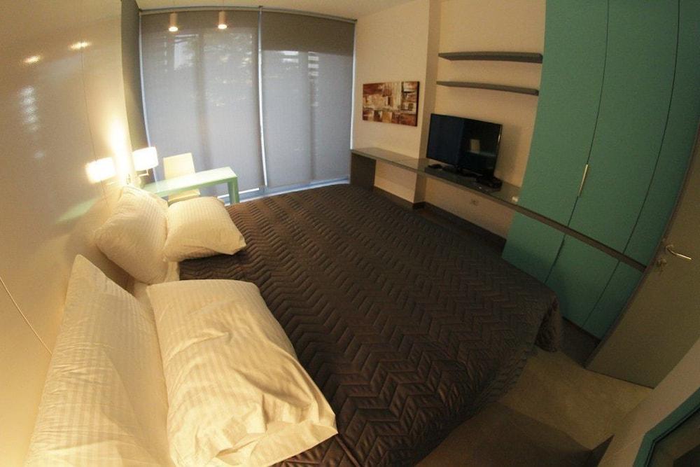 فندق يونيت فور ليفينج غرفة