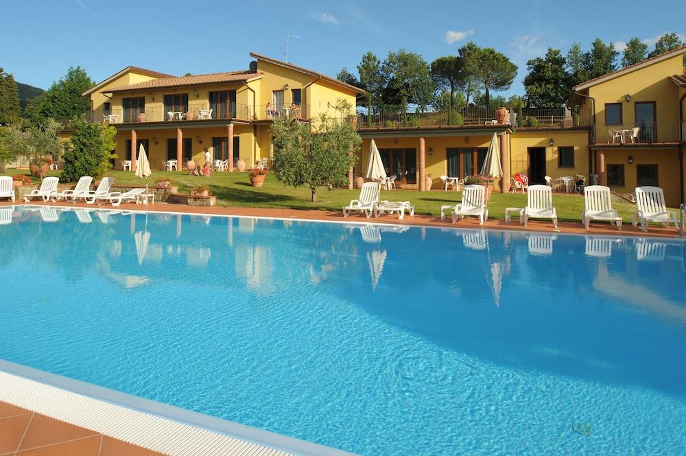 هوتل فاتوريا ديجلي أوسجنولي