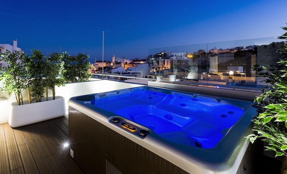 دي لوفت داون تاون