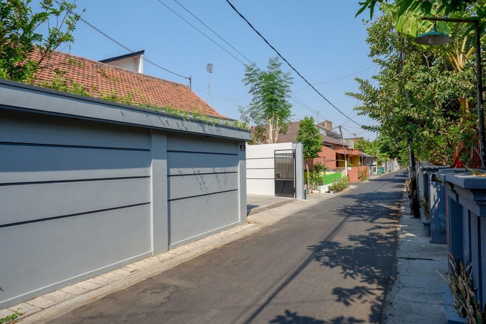 ريد دورز نير ألون ألون كودوس 2 المنطقة الخارجية