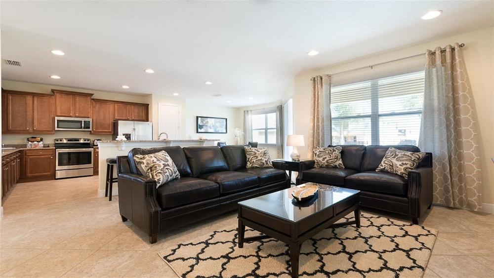 جاي إي 63118 - ذا إنكور كلوب ريزورت - 6 بد رومز 5.5 باث رومز فيلا الردهة