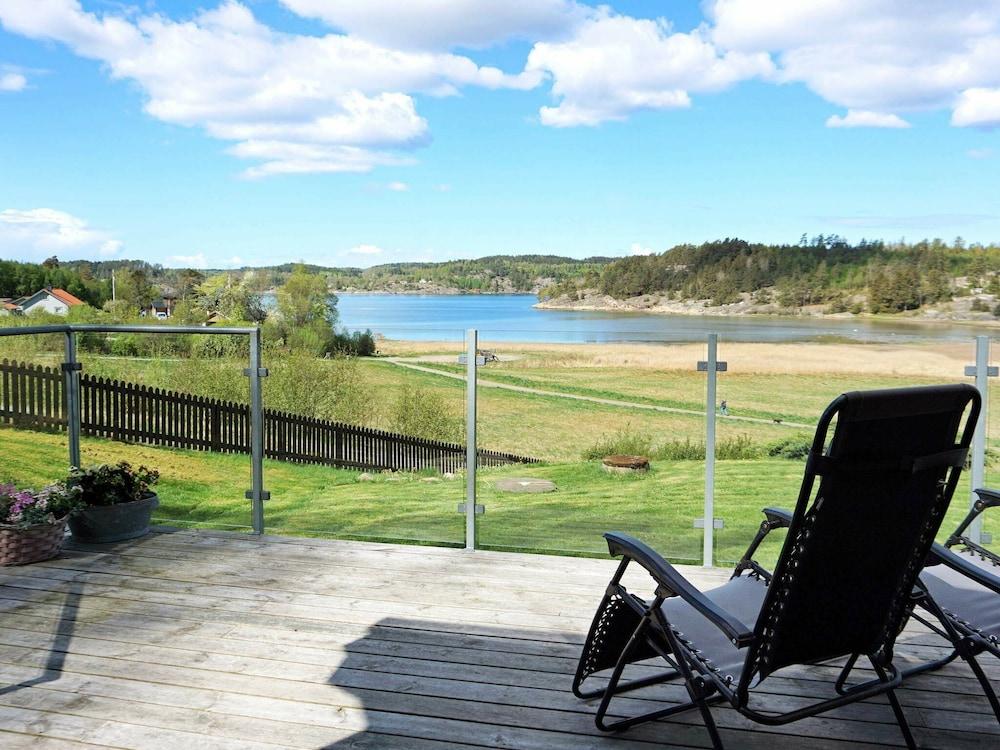 5 بيرسون هوليداي هوم إن مونكيدال