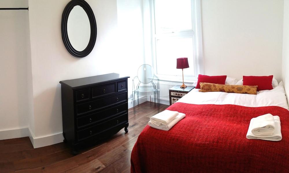 فيكتوريان تيراسد أبارتمنتس