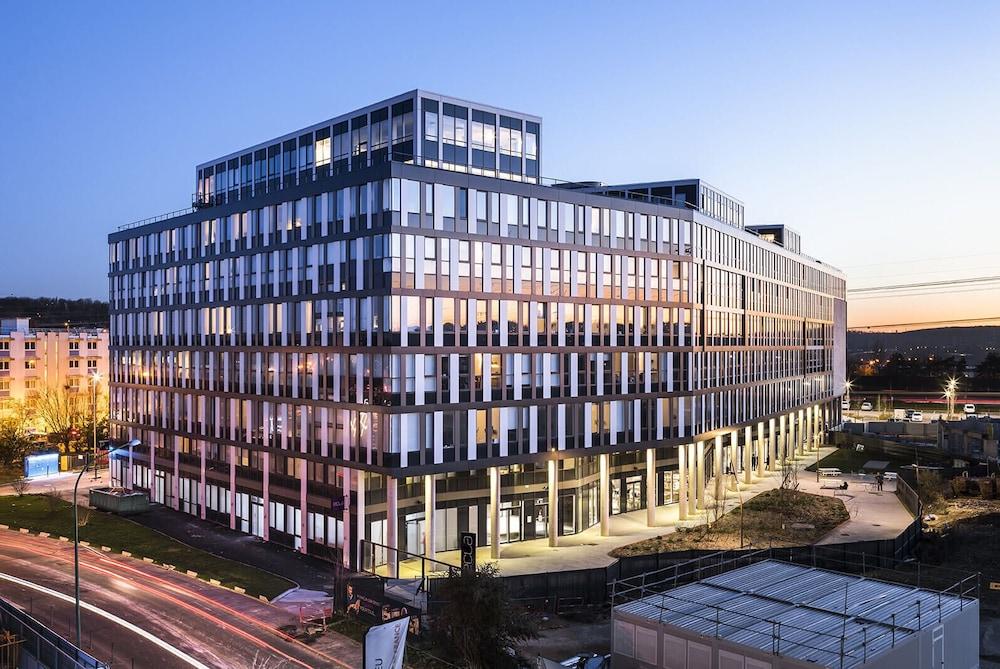 إيكلا باريس ماسي بالايزو