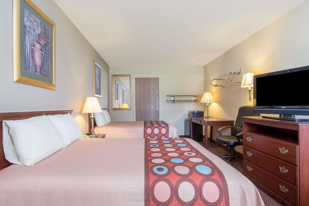 سوبر 8 باي ويندام سنترفيل - ريتشموند غرفة