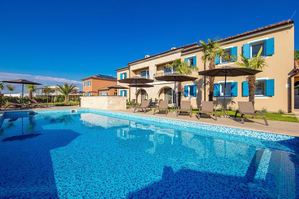 أوليا ريزيدنس