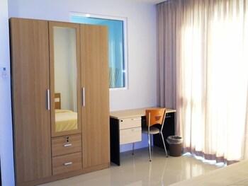 Baan Karon View Others