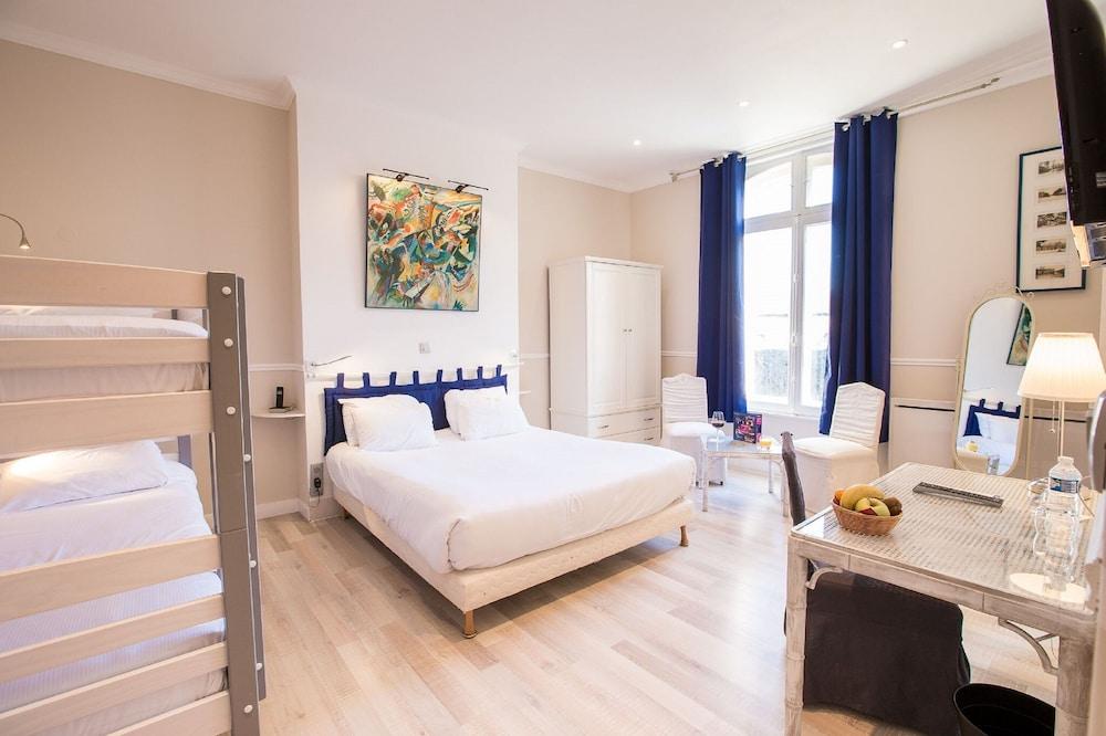 تشينال أوتيل