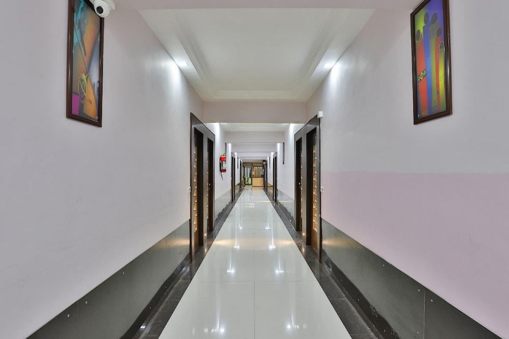 هوتل جراند ساهارا إن الردهة