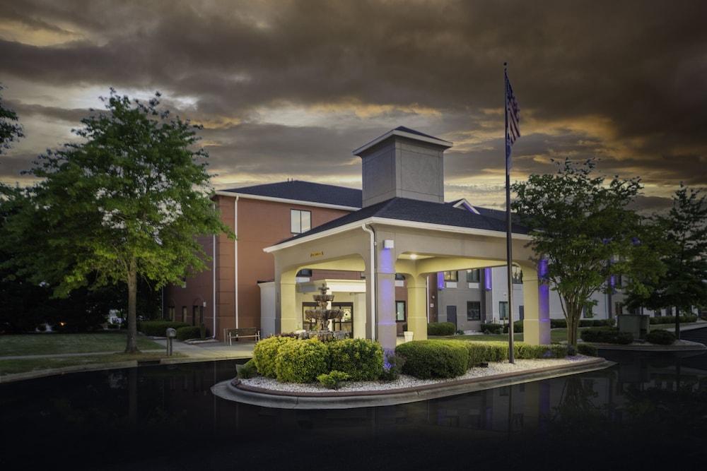 هوليداي إن إكسبرس كلايتون بي آيتش جي الصورة الأساسية