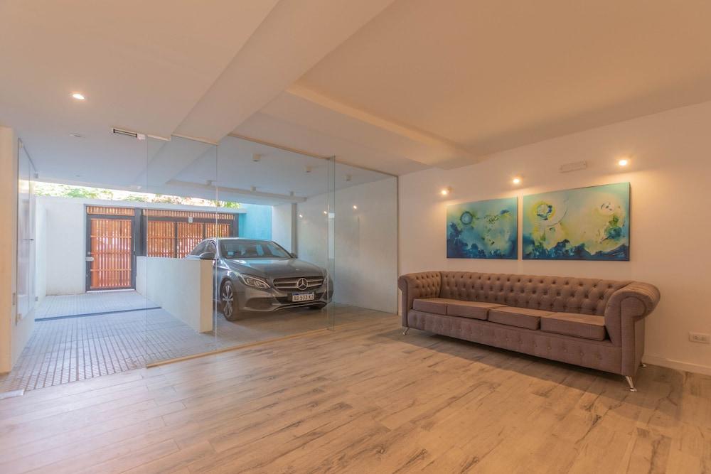 لاكشري أبارتمنتس إن باليرمو - باي بورينتالز الردهة