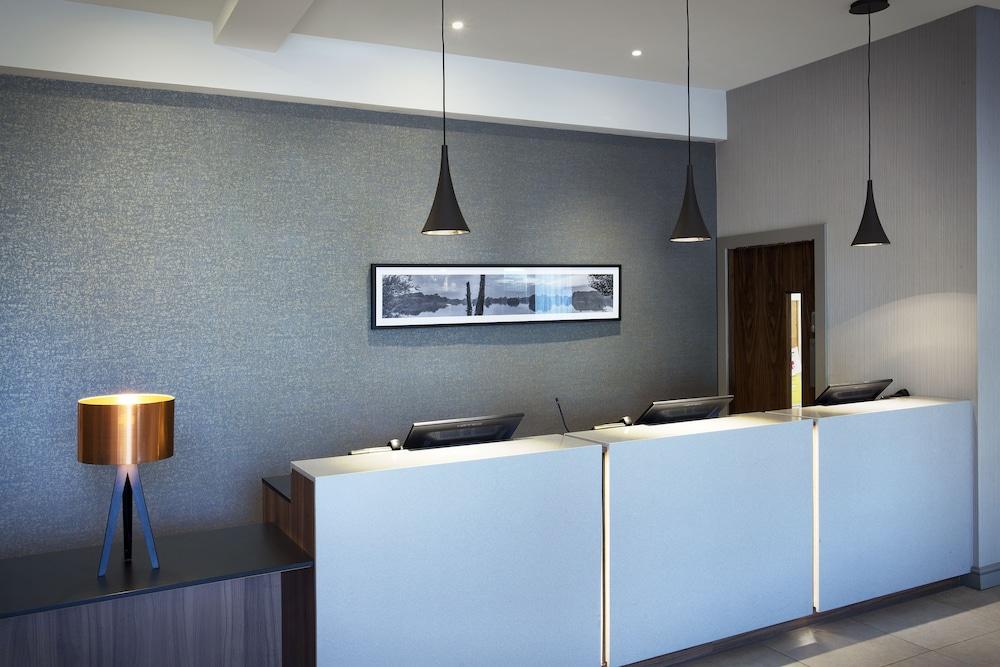 ليوناردو هوتل إيست ميدلاندز أيربورت منطقة الاستقبال