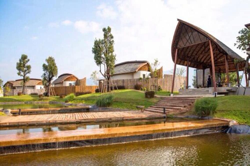 Boribot Pool Resort Exterior
