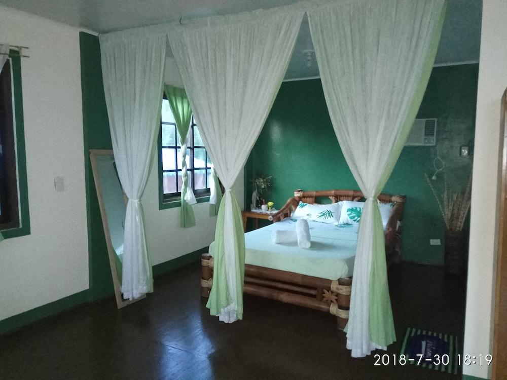 Nipa Hauz Resort Room
