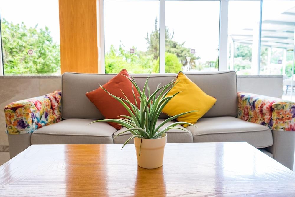 جي هوتلز ثيوفانو إمبريال بالاس منطقة الانتظار في الردهة