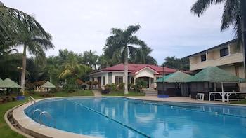 فيل أواسيز هوتل آند ريزورتس