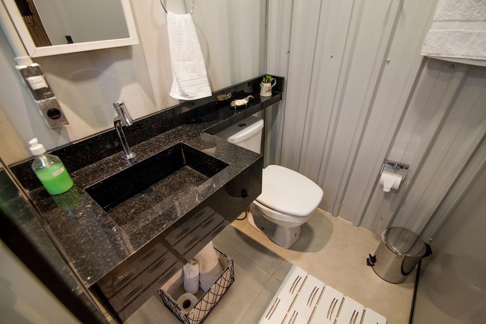 فيفيندا زيلدا لوبو حمام