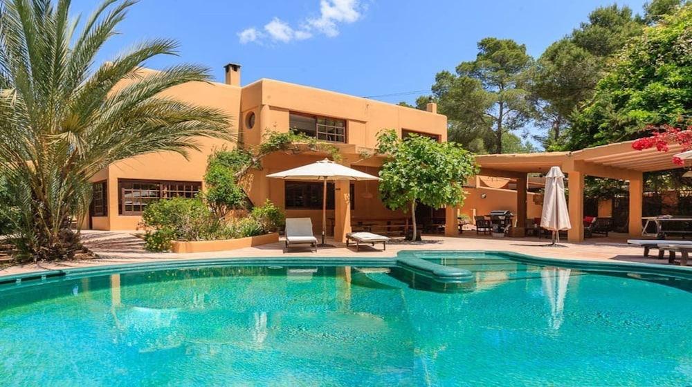 فيلا فلاناجان