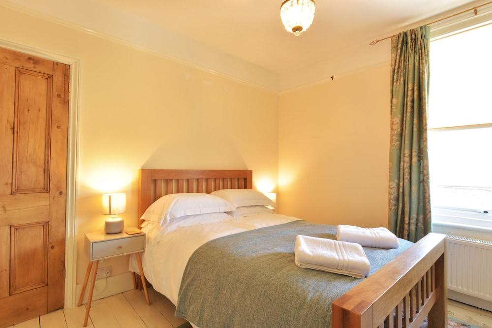 Belle Vue Room
